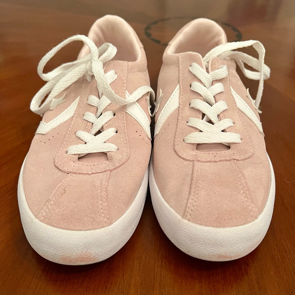 Junior Girls’ Pink Low Tops - Picture 2 of 6